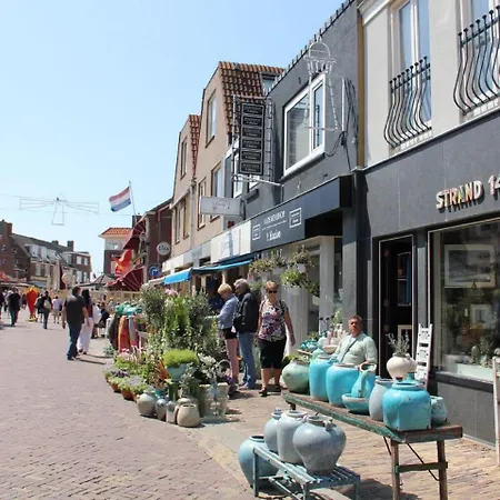 Four Seasons Zuiderstraat Apartment