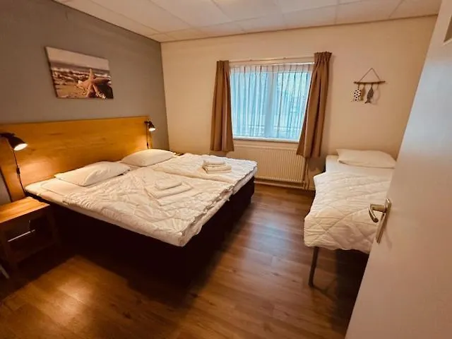 Four Seasons Zuiderstraat * 에크몬드안지