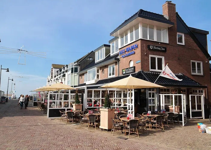 Four Seasons Zuiderstraat * 에크몬드안지