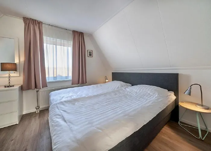 Four Seasons Zuiderstraat 에크몬드안지